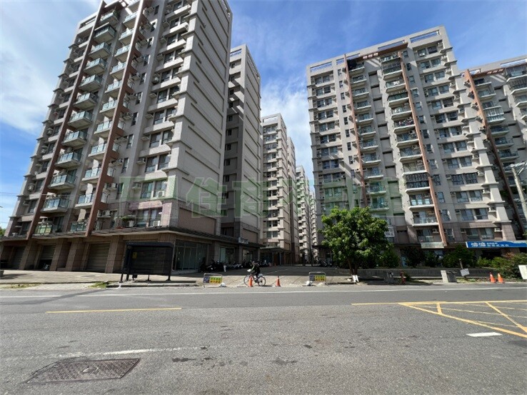 二空新城三房平車