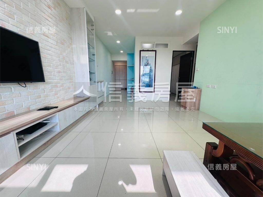 專任星棧布拉格四房車位