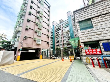 塵世情待售房屋