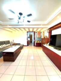 華宮庭園待售房屋