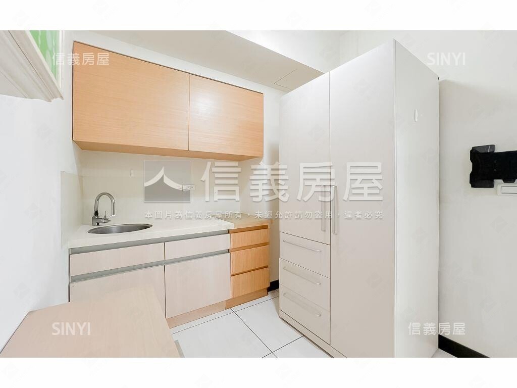 台中市西屯區U行館待售房屋