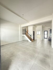 萬紘新社團待售房屋