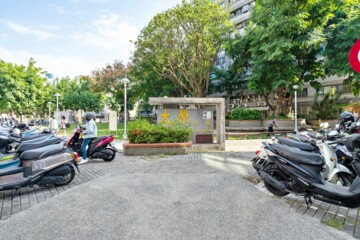 匯豐財經廣場待售房屋