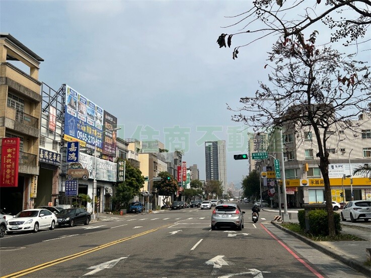 美國學校崇德十路角間5樓電梯透店