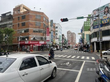 坤辰中正峯華待售房屋