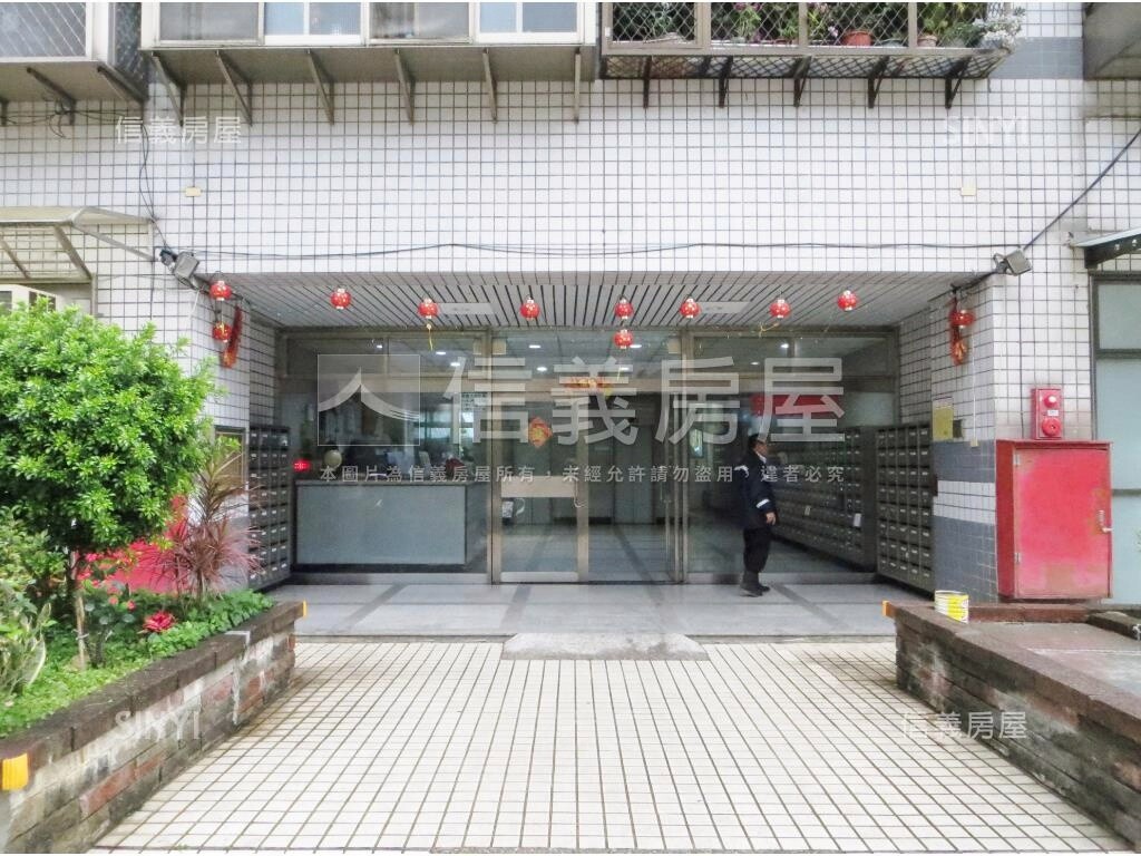 新北市新店區君臨大地待售房屋