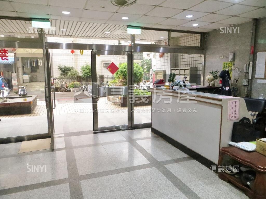 新北市新店區君臨大地待售房屋