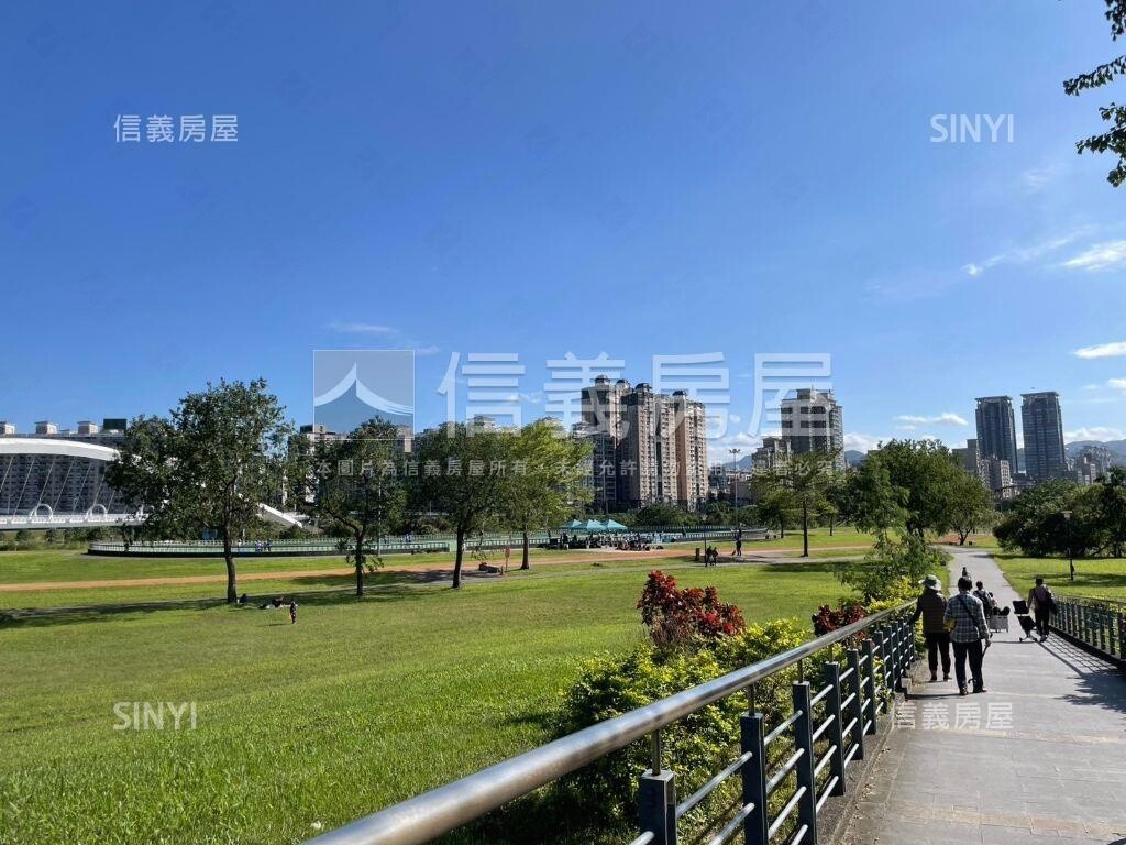 新北市新店區君臨大地待售房屋