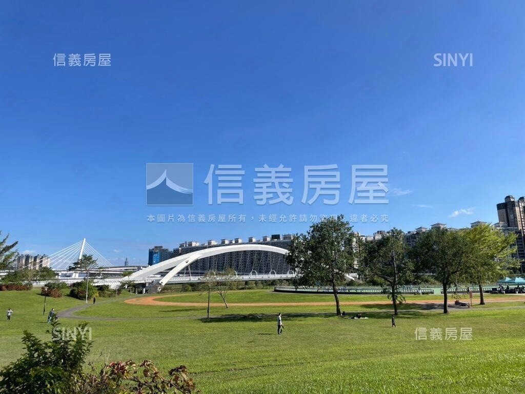 新北市新店區君臨大地待售房屋