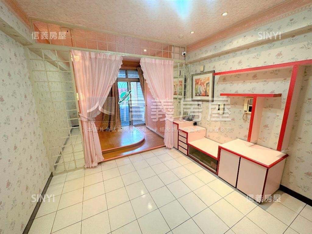新北市新店區君臨大地待售房屋