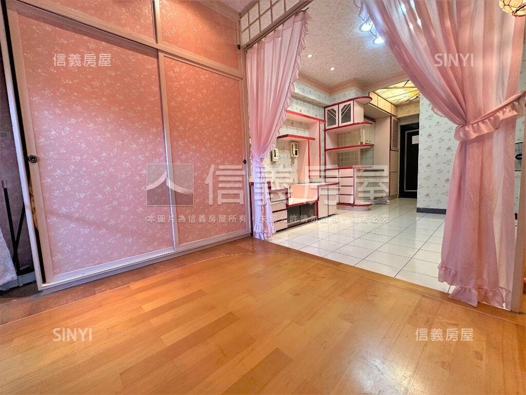 新北市新店區君臨大地待售房屋