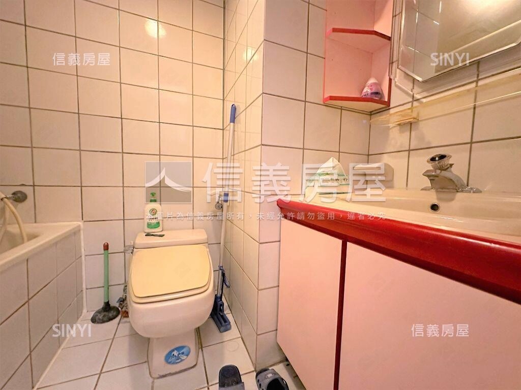 新北市新店區君臨大地待售房屋