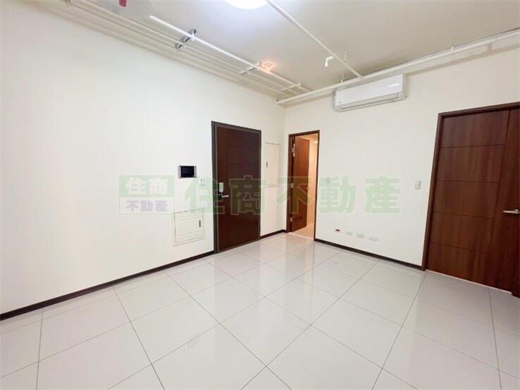 微笑城市高樓平車景觀宅