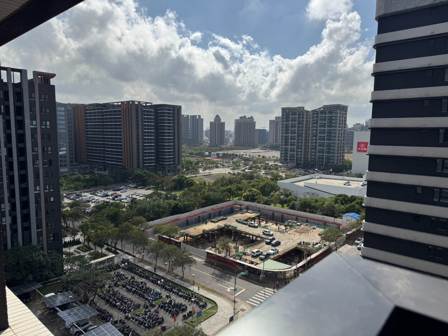  青埔 潤隆國家大院  景觀2房+平面車