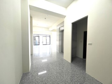 麻豆新生南路臺邦1F店面 - Image 1