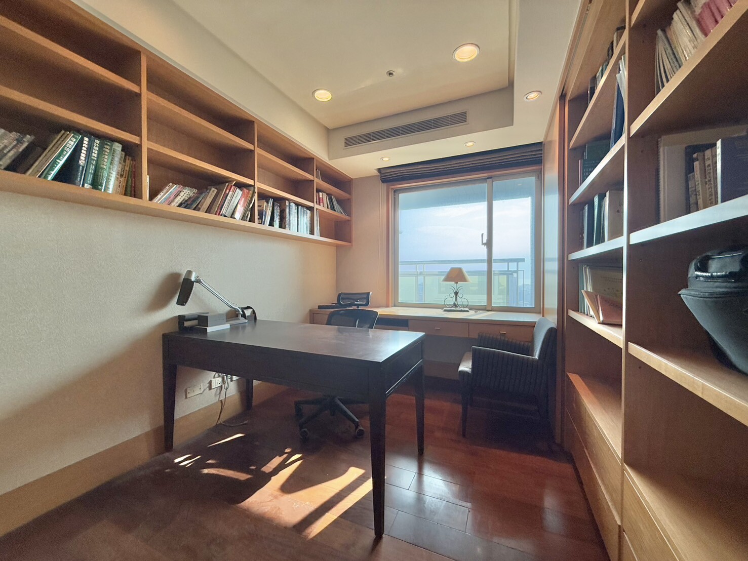 高雄市新興區馨馥華待售房屋