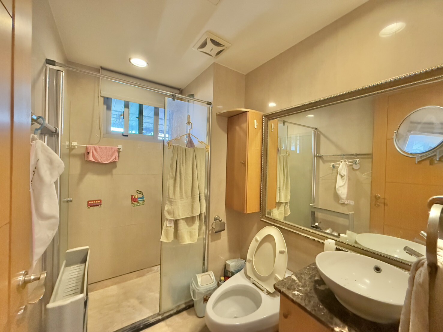 高雄市新興區馨馥華待售房屋