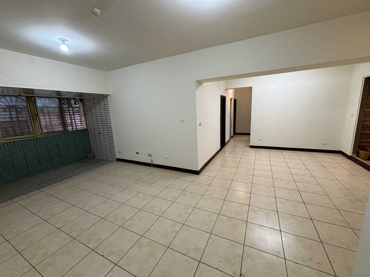 內壢 自立國宅一樓 3房+車位 室內空間大 超低價