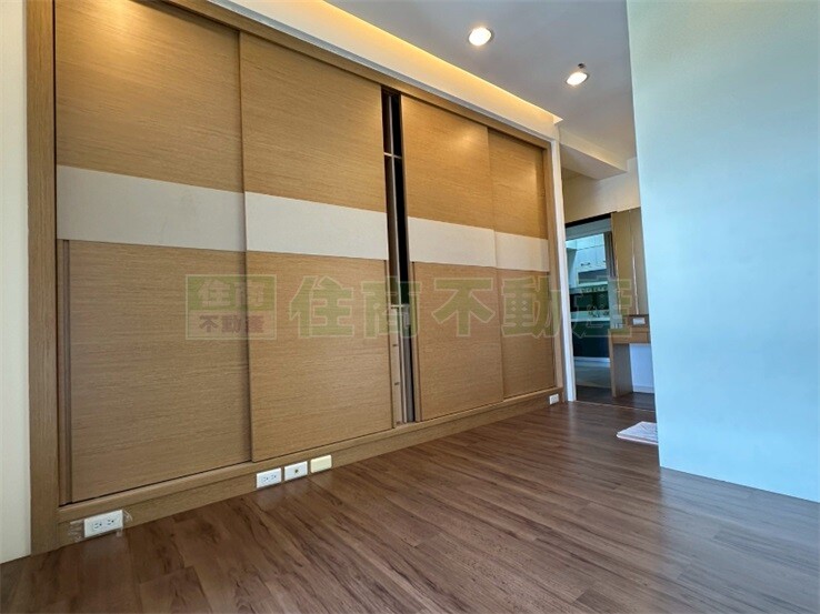 高雄市楠梓區龍騰天御待售房屋