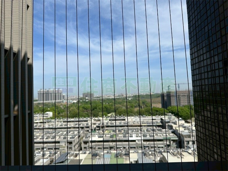 高雄市楠梓區龍騰天御待售房屋