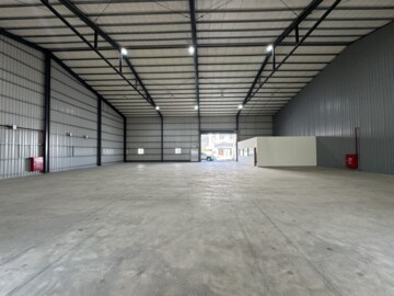 出租倉庫、廠房∥竹北中正西路~挑高設計∥約240坪 - Image 1