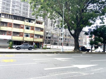 楠梓少年法院大地坪/黃金發財金店面 - Image 1