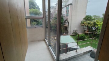 瓏山林公寓區待售房屋