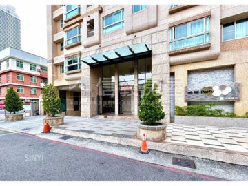 摩天高雄待售房屋