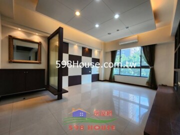 近大遠百、喜來登。外棟採光2+1房。平面車位 - Image 1