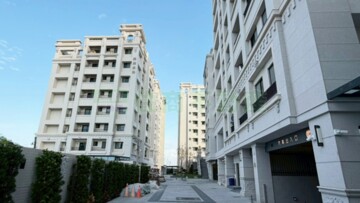 湖畔寶石捷待售房屋