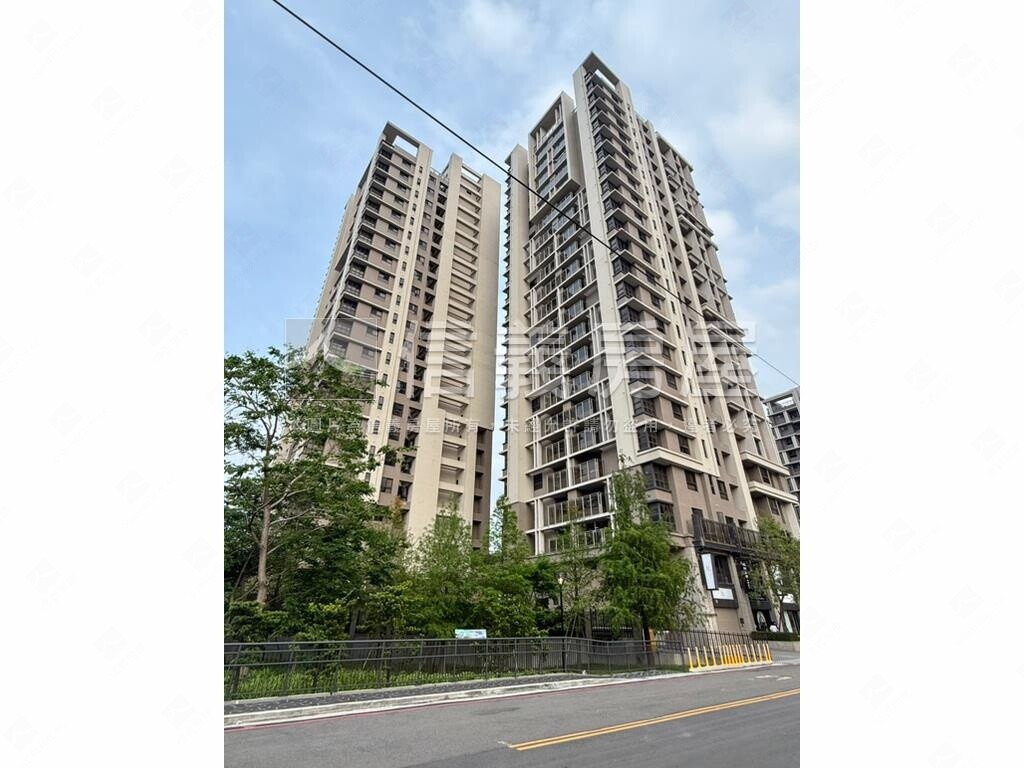 樂屋_台中市東區湖濱雙星待售房屋 台中市東區湖濱雙星待售房屋