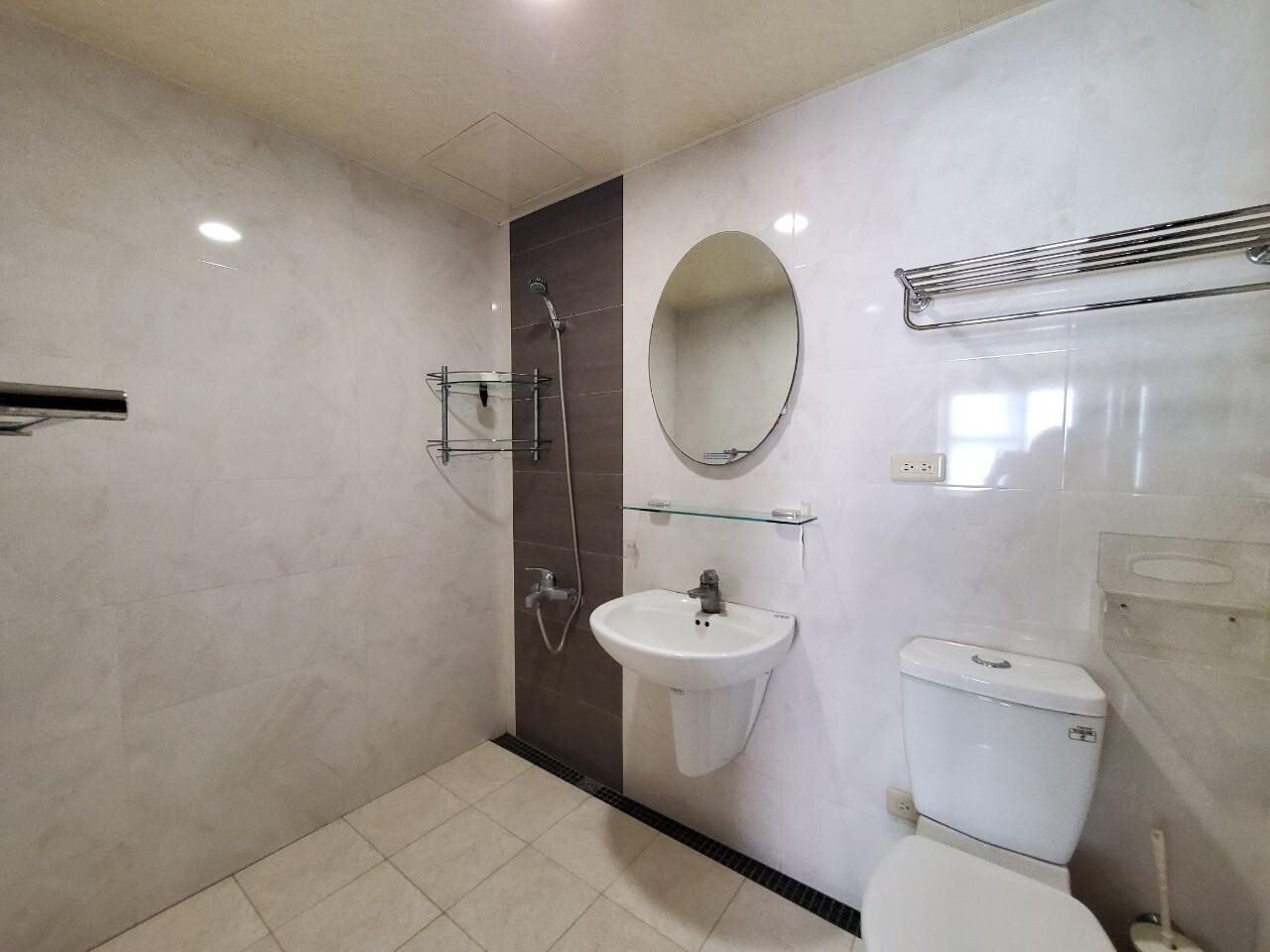 樂屋_高雄市苓雅區京華富邑待售房屋 高雄市苓雅區京華富邑待售房屋