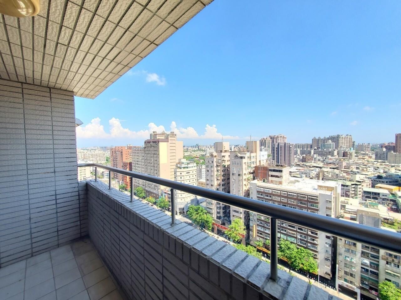 樂屋_高雄市苓雅區京華富邑待售房屋 高雄市苓雅區京華富邑待售房屋