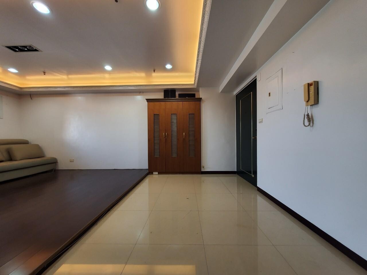 樂屋_高雄市苓雅區京華富邑待售房屋 高雄市苓雅區京華富邑待售房屋