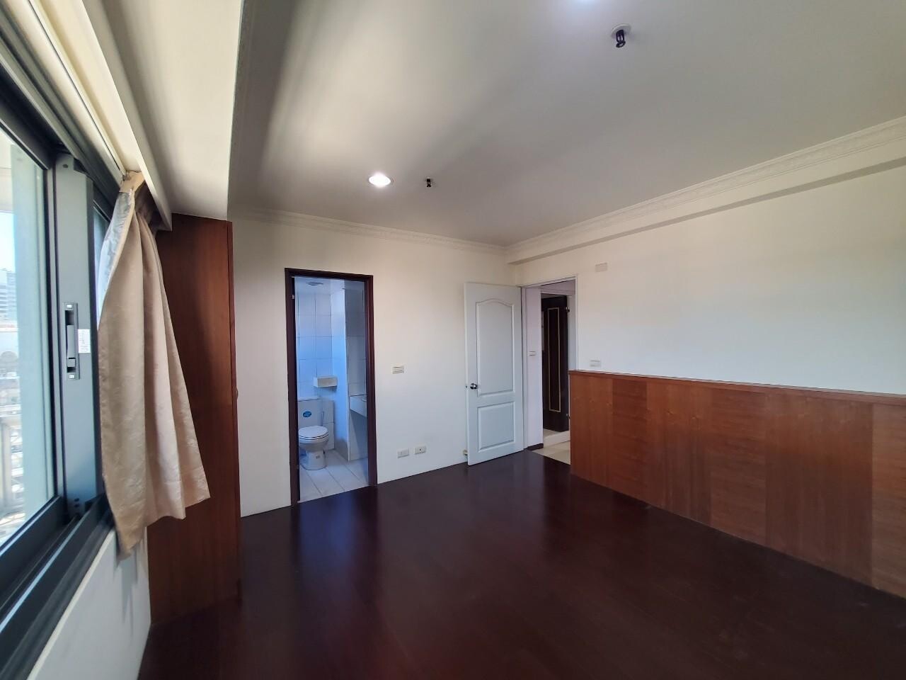 樂屋_高雄市苓雅區京華富邑待售房屋 高雄市苓雅區京華富邑待售房屋