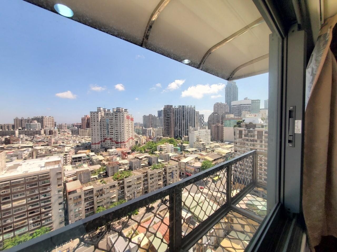 樂屋_高雄市苓雅區京華富邑待售房屋 高雄市苓雅區京華富邑待售房屋