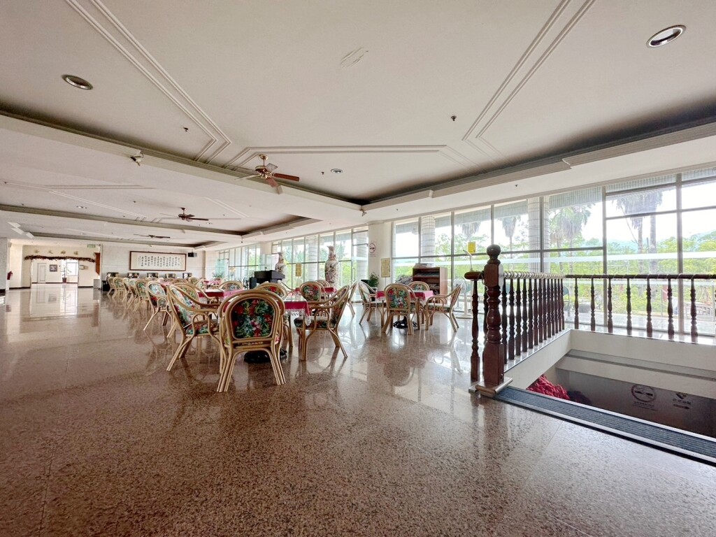 高雄市旗山區大衛營山莊待售房屋