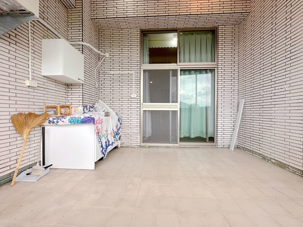 高雄市旗山區大衛營山莊待售房屋