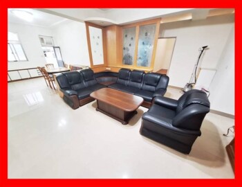 中信明湖-東湖路商圈4房公寓,屋況佳,生活交通便利 - Image 1