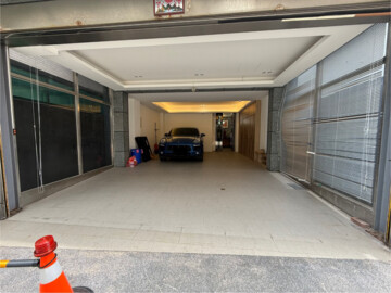 【飛躍】租~近體育園區獨棟大面寬電梯別墅店面 - Image 1