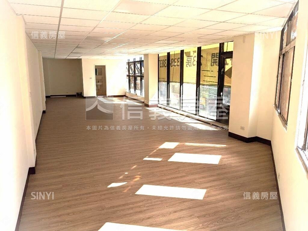 中正路近火車站大空間