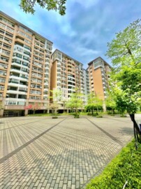 璞真久石讓待售房屋