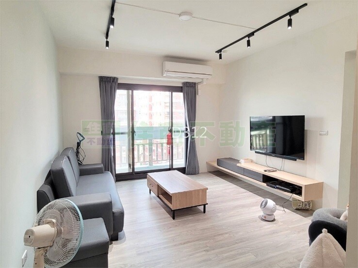 新光三越和緯社區3房平車