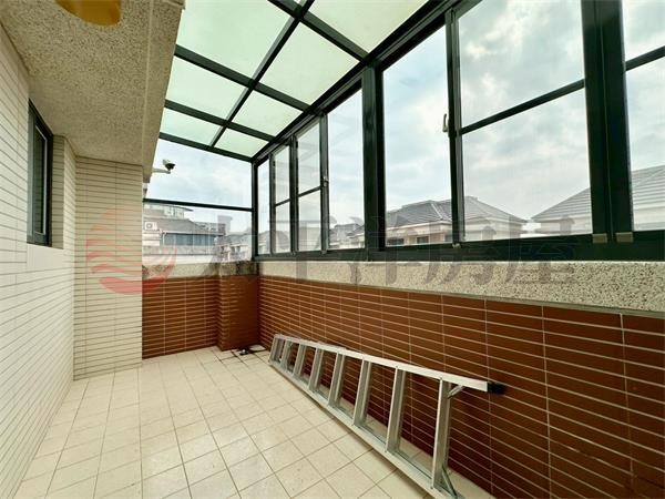 樂屋_台中市龍井區裕國天泉溫泉會館待售房屋 台中市龍井區裕國天泉溫泉會館待售房屋