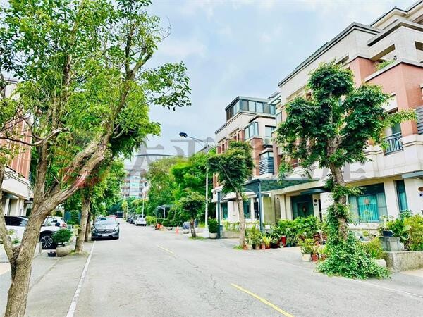 樂屋_台中市龍井區裕國天泉溫泉會館待售房屋 台中市龍井區裕國天泉溫泉會館待售房屋