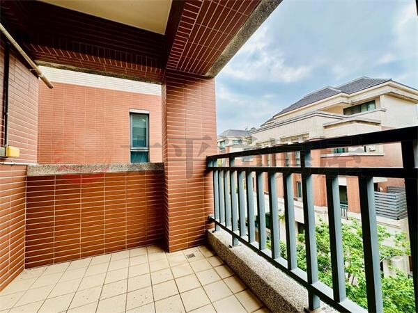 樂屋_台中市龍井區裕國天泉溫泉會館待售房屋 台中市龍井區裕國天泉溫泉會館待售房屋
