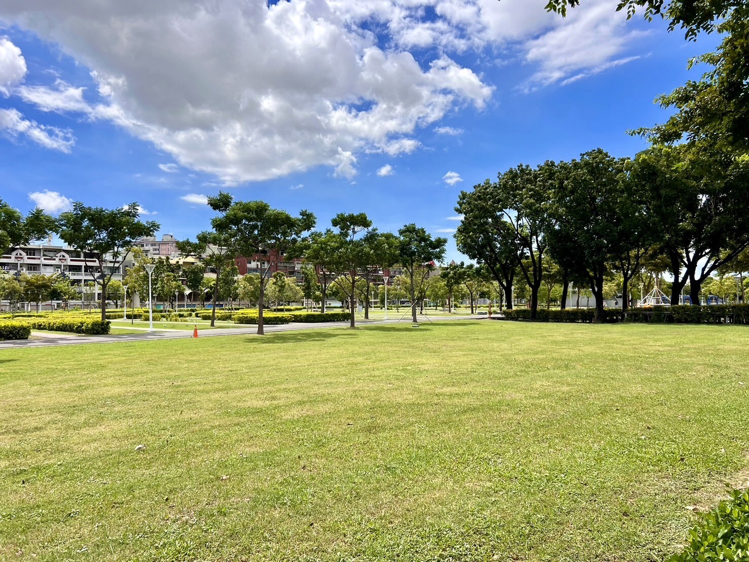 樂屋_高雄市小港區清景麟國家公園待售房屋 高雄市小港區清景麟國家公園待售房屋