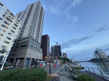 愛河【夢萊茵】景觀4房雙車位 - Image 1