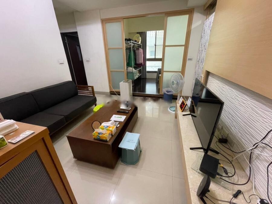 高雄市鳳山區水晶鑽大廈待售房屋
