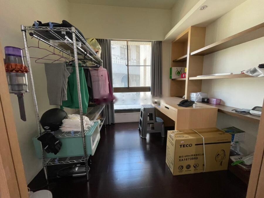 高雄市鳳山區水晶鑽大廈待售房屋
